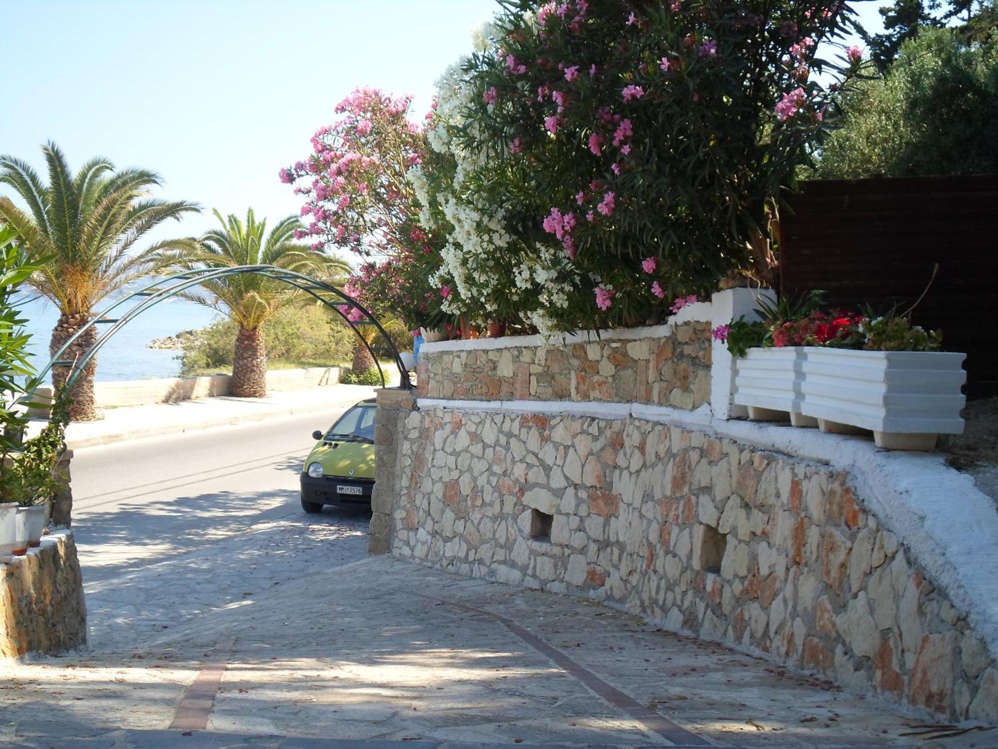 Elena'S Seafront Deluxe Studios Akrotiri  Екстериор снимка