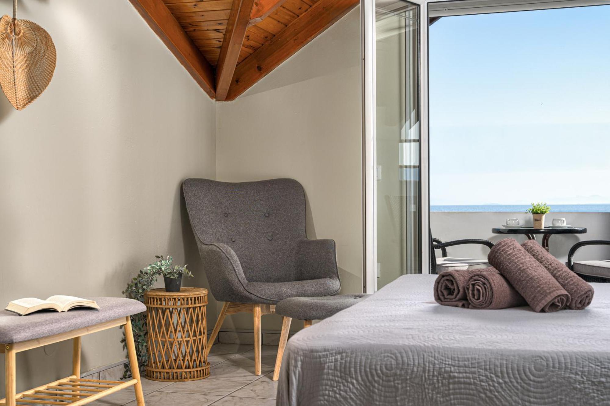 Elena'S Seafront Deluxe Studios Akrotiri  Екстериор снимка